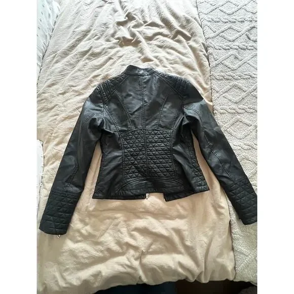 Lulus Women's Heartlines Black Vegan Leather Moto Jacket - Size S - Quilted - Picture 7 of 7